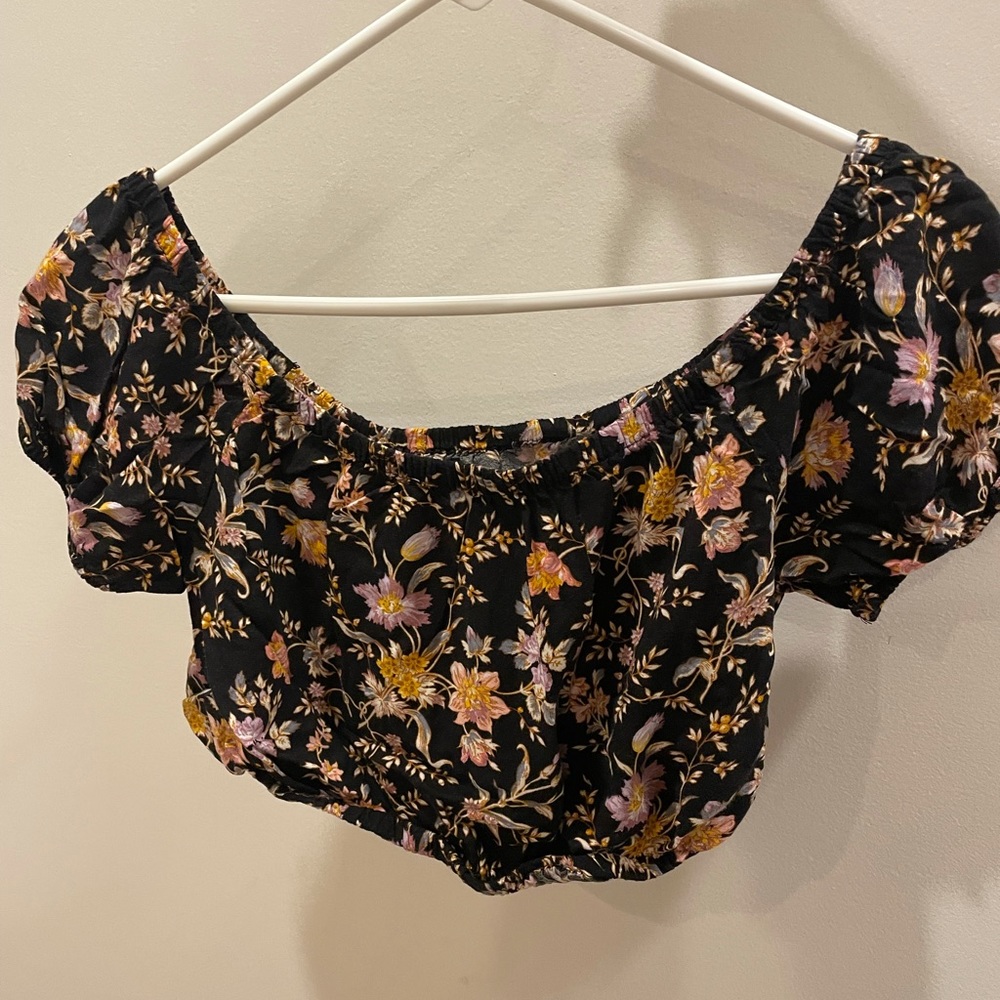 American Eagle Floral Crop Top